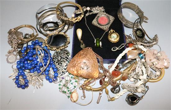 Qty costume jewellery